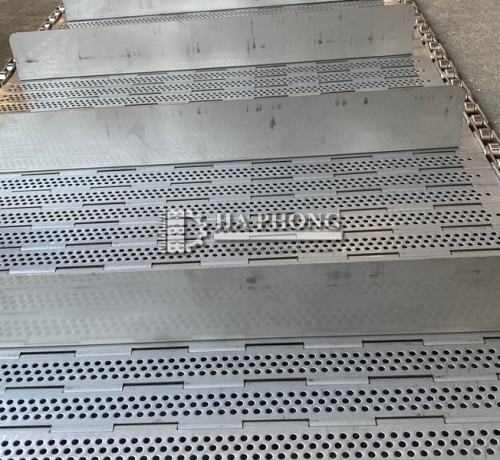 Băng tải xích tấm inox